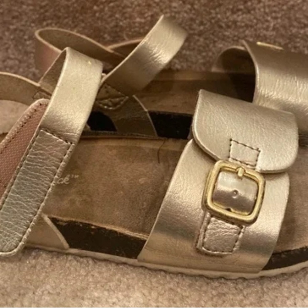 Cat & Jack Girls Gold Sandals, Great Preloved Condition, Size 9 Toddlers